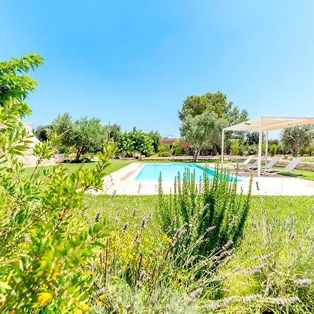 Trullo Zese Con Piscina Privata ヴィラ *