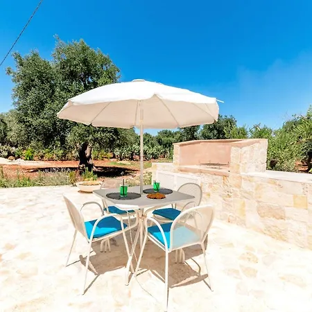 Trullo Zese Con Piscina Privata ヴィラ
