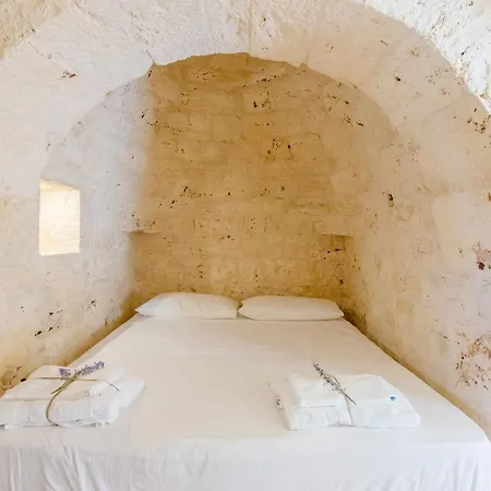 Trullo Zese Con Piscina Privata * サン・ミケーレ・サレンティーノ