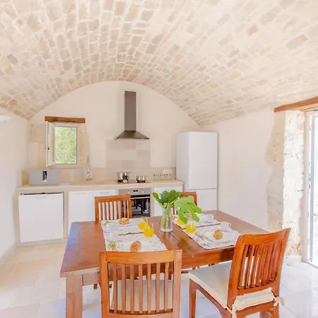 ヴィラ Trullo Zese Con Piscina Privata