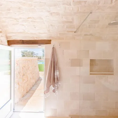 Trullo Zese Con Piscina Privata ヴィラ *