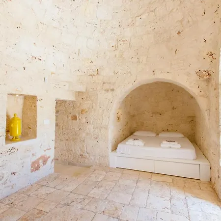 Trullo Zese Con Piscina Privata サン・ミケーレ・サレンティーノ