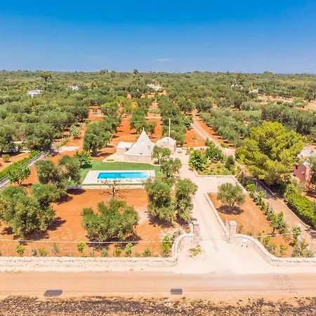 Trullo Zese Con Piscina Privata ヴィラ *